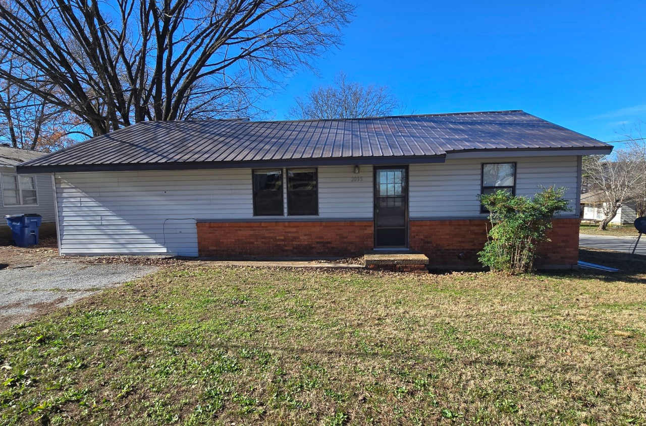 AVAILABLE NOW! 3 Bedroom 2 Bathroom in Batesville Near the Fairgrounds
