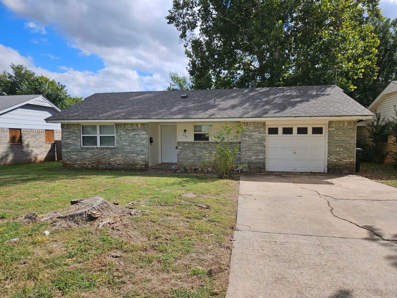 (3) Bed/(2) Bath Avail NOW! Pets Negotiable!