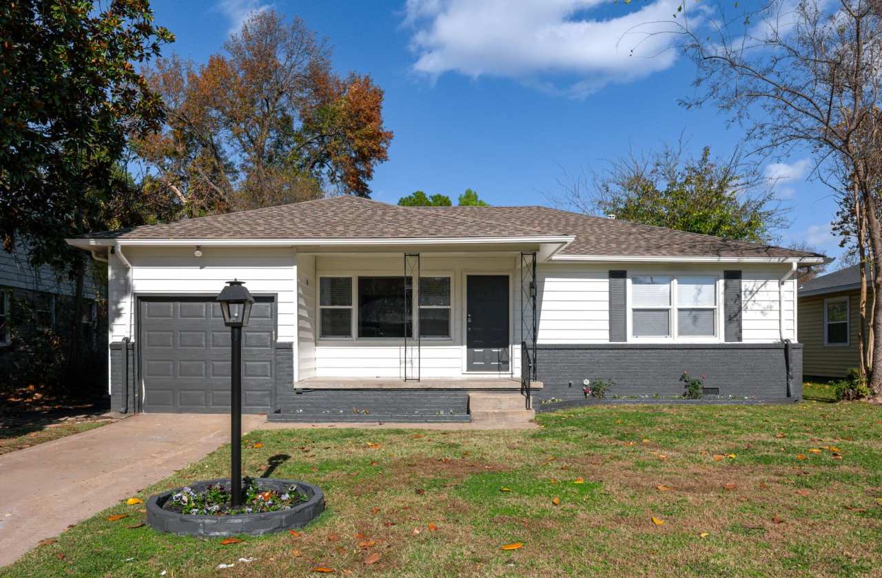 3BR/1BA Home with W/D Hookups + Holiday Move-In Special $150 !!