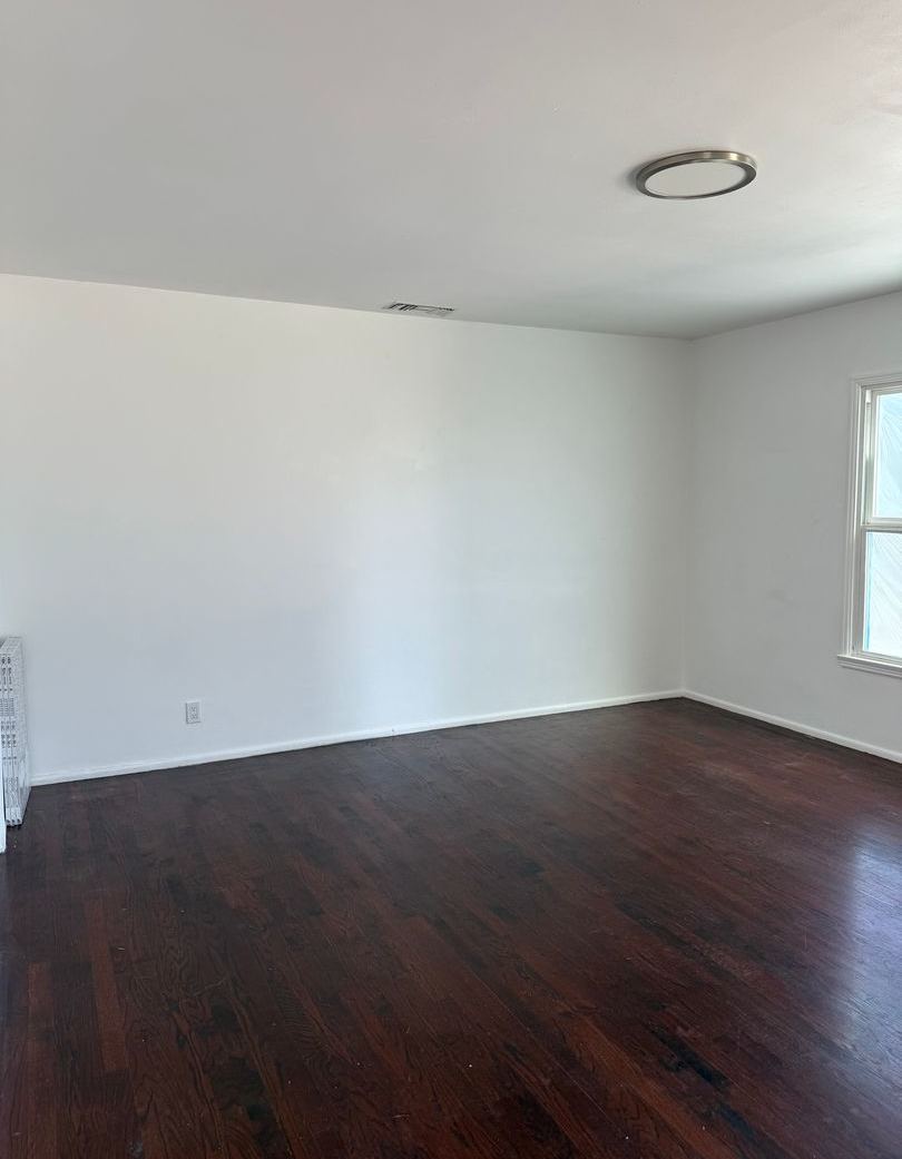 Van Nuys, 2br -1ba HOME