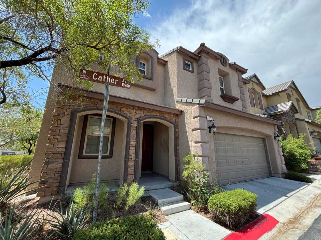 Elegant 3Bed/3Bath Home with Loft in the Providence Community!