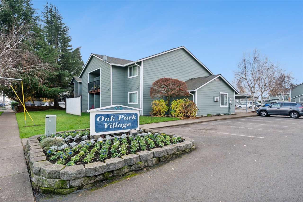 Oak Park Village Apartments