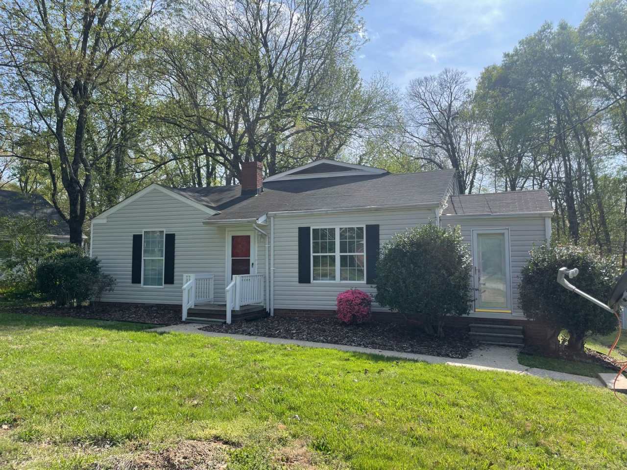 Spacious 4 Bedroom Located in Garden Homes