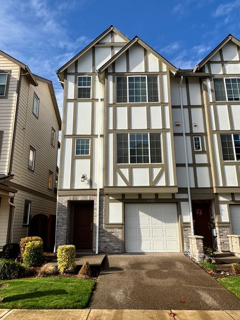 River Terrace Townhome available now!!