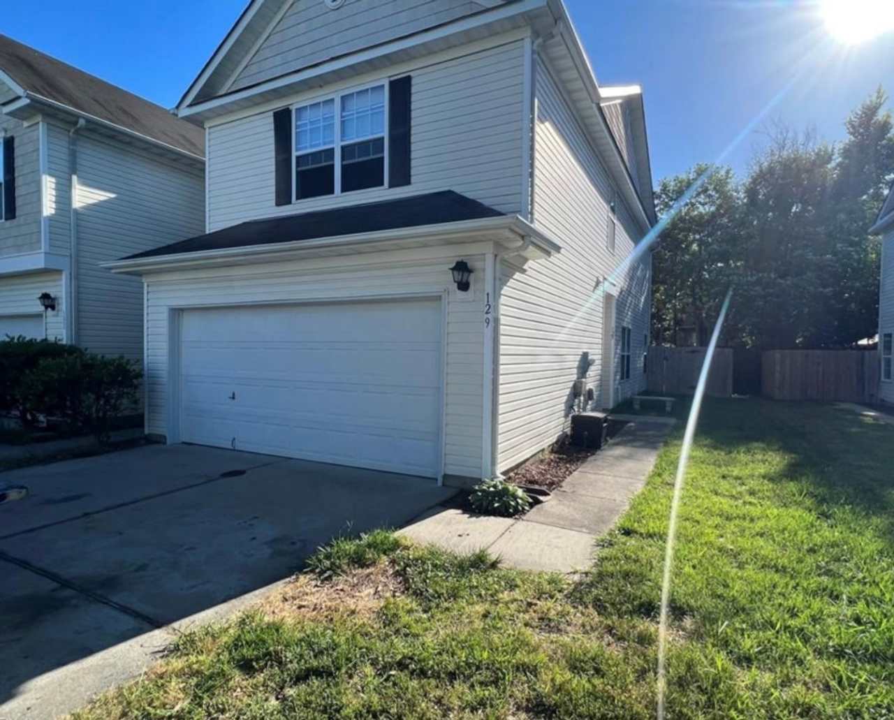 End Unit Townhouse Near Town Center VB