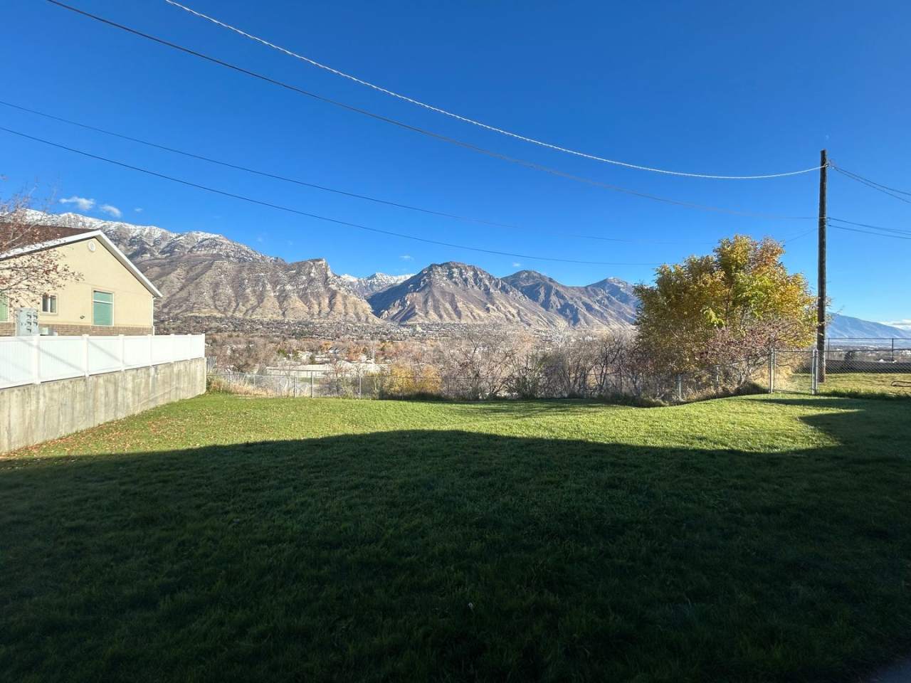 Crestview 2 Bedroom Apartment with mountain views