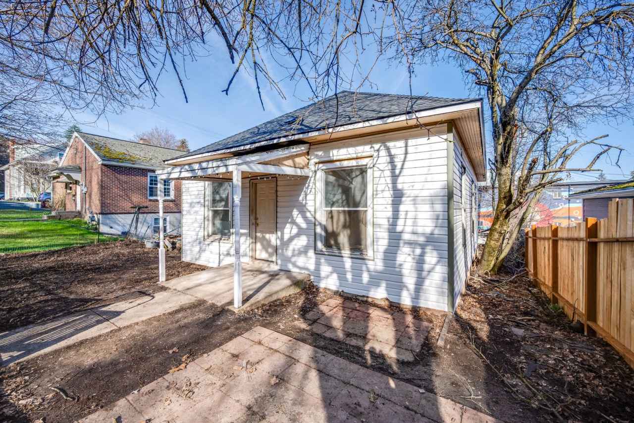 LEASE TAKEOVER - Remodeled 2 Bedroom Home Near WSU  Downtown Pullman!