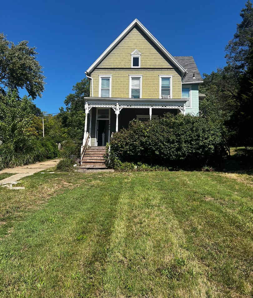 1420 W 37th Ave KCK 66103