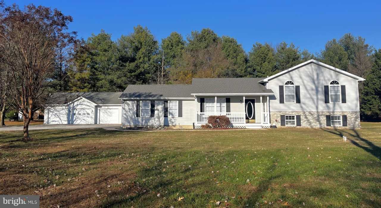 205 CEDAR BEACH Drive