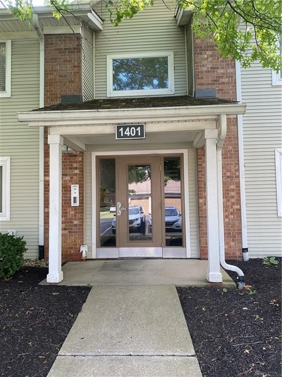 1401 Lake Pointe Way