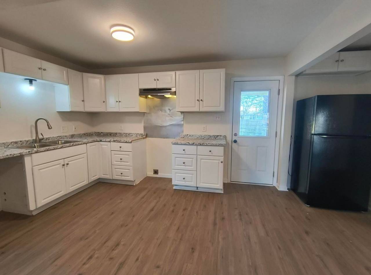 Cozy 3 bedroom, 1 bath home in Westland COMING SOON!