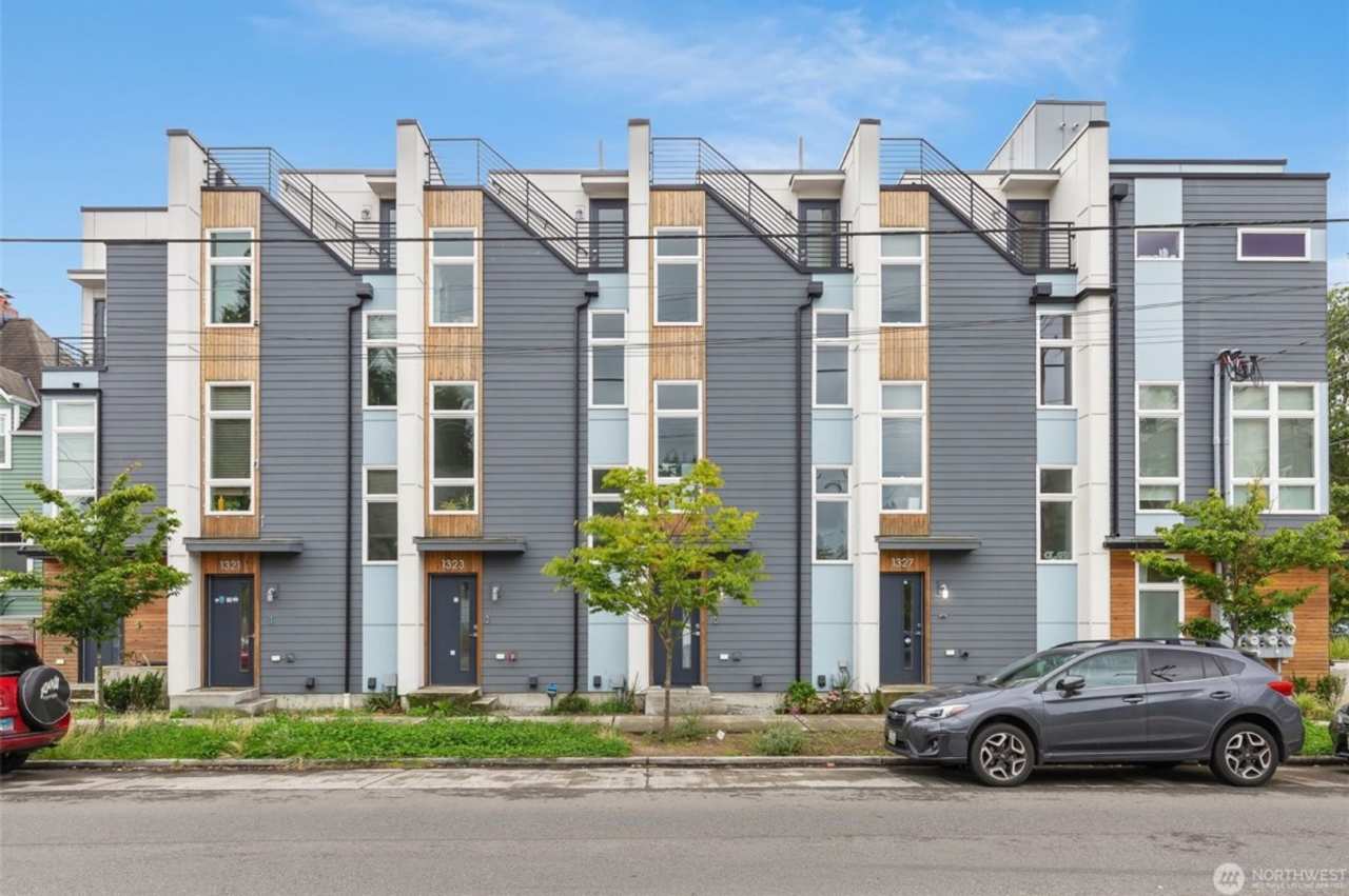 2Bd/2Ba Seattle Townhouse