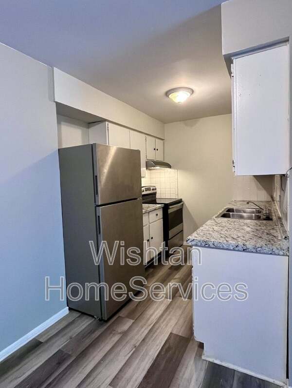 202 N Charleston Blvd