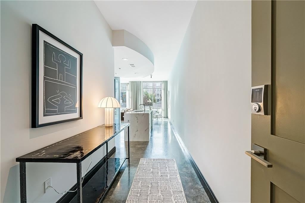 905 Juniper Street NE