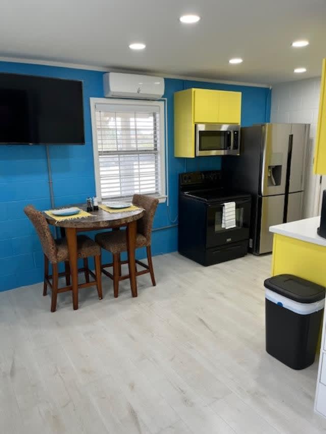 1440 Harbor Island Dr.