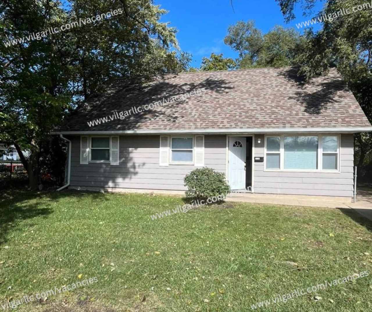 3 spacious bedrooms, 1 updated bathroom home in Gary, IN