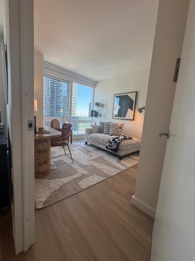 10-03 Jackson Avenue