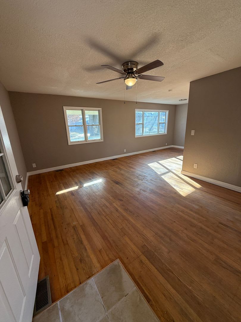 3 bedroom/1 bathroom