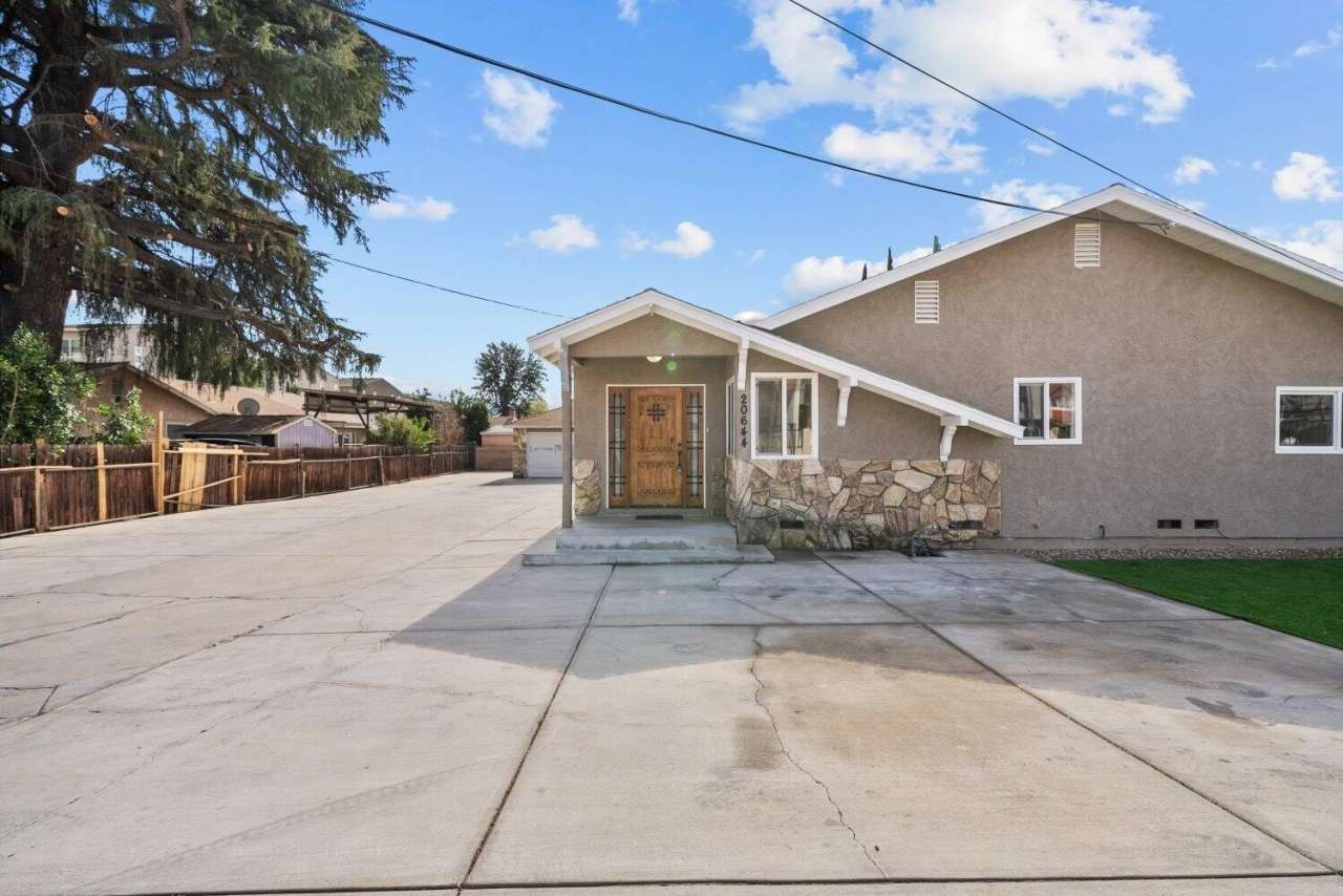 20644 Roscoe Boulevard