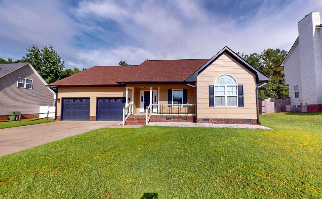 Updated Ranch w/ Bonus in Hope Mills!