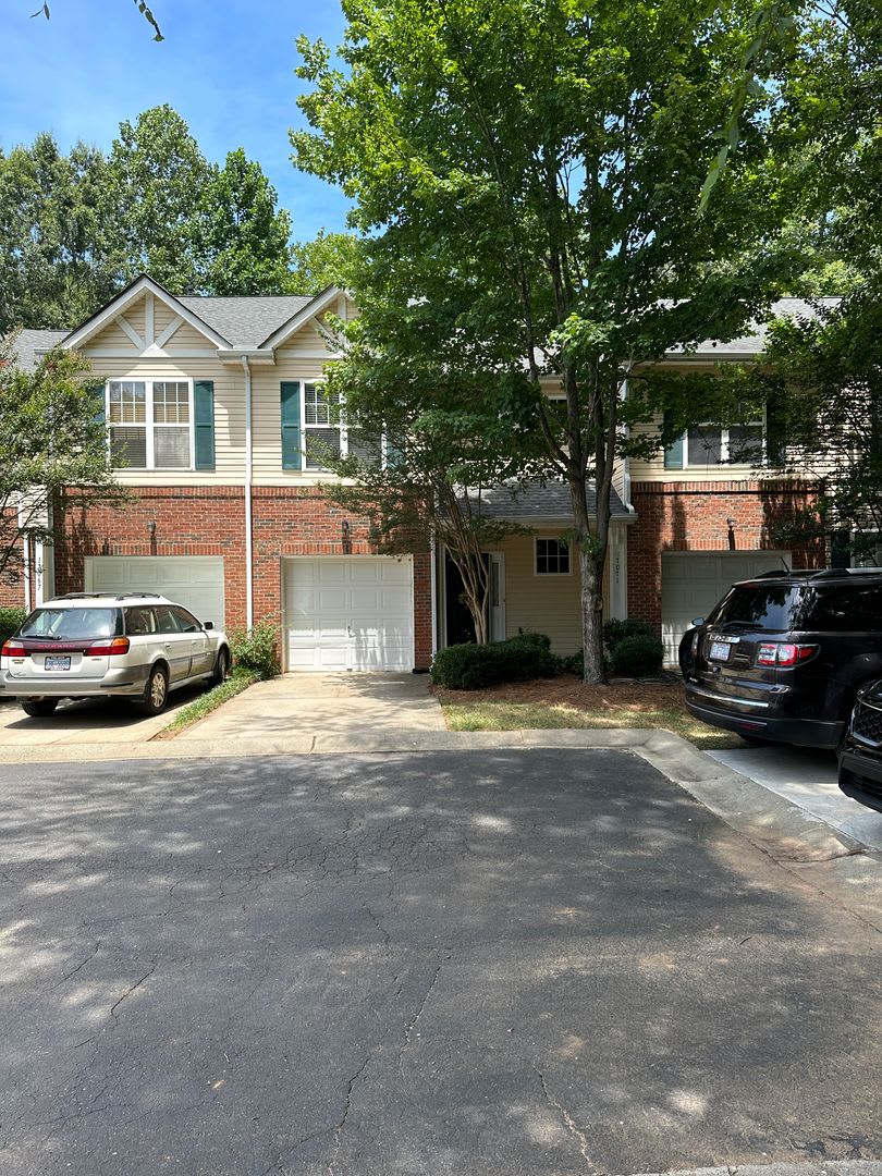 Cute 2BR/2.5BA in Ballantyne; GREAT LOCATION OFF MARVIN  ARDREY KELL!