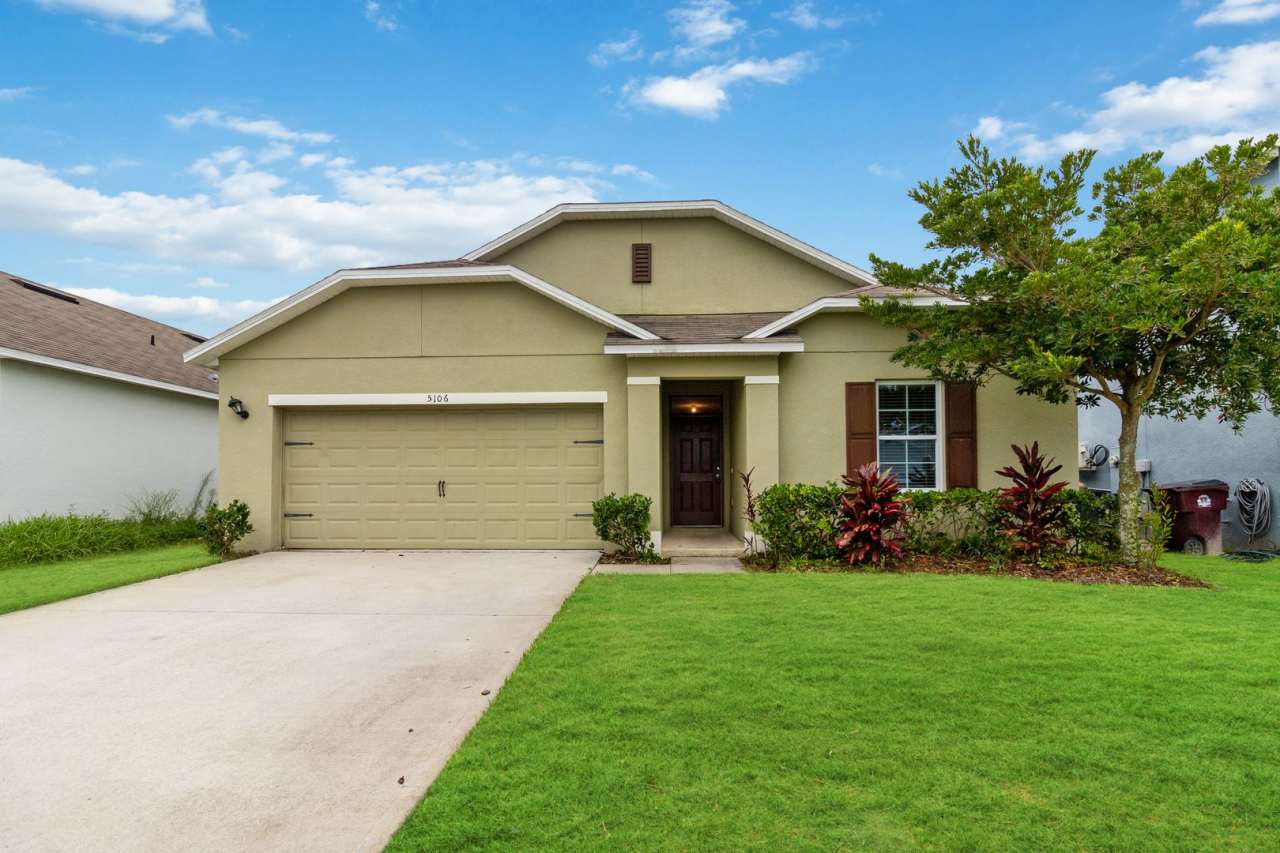 MOVE IN SPECIAL-Beautiful 4/2 Energy Efficient Home in St. Cloud w/ Fully Fenced Yard