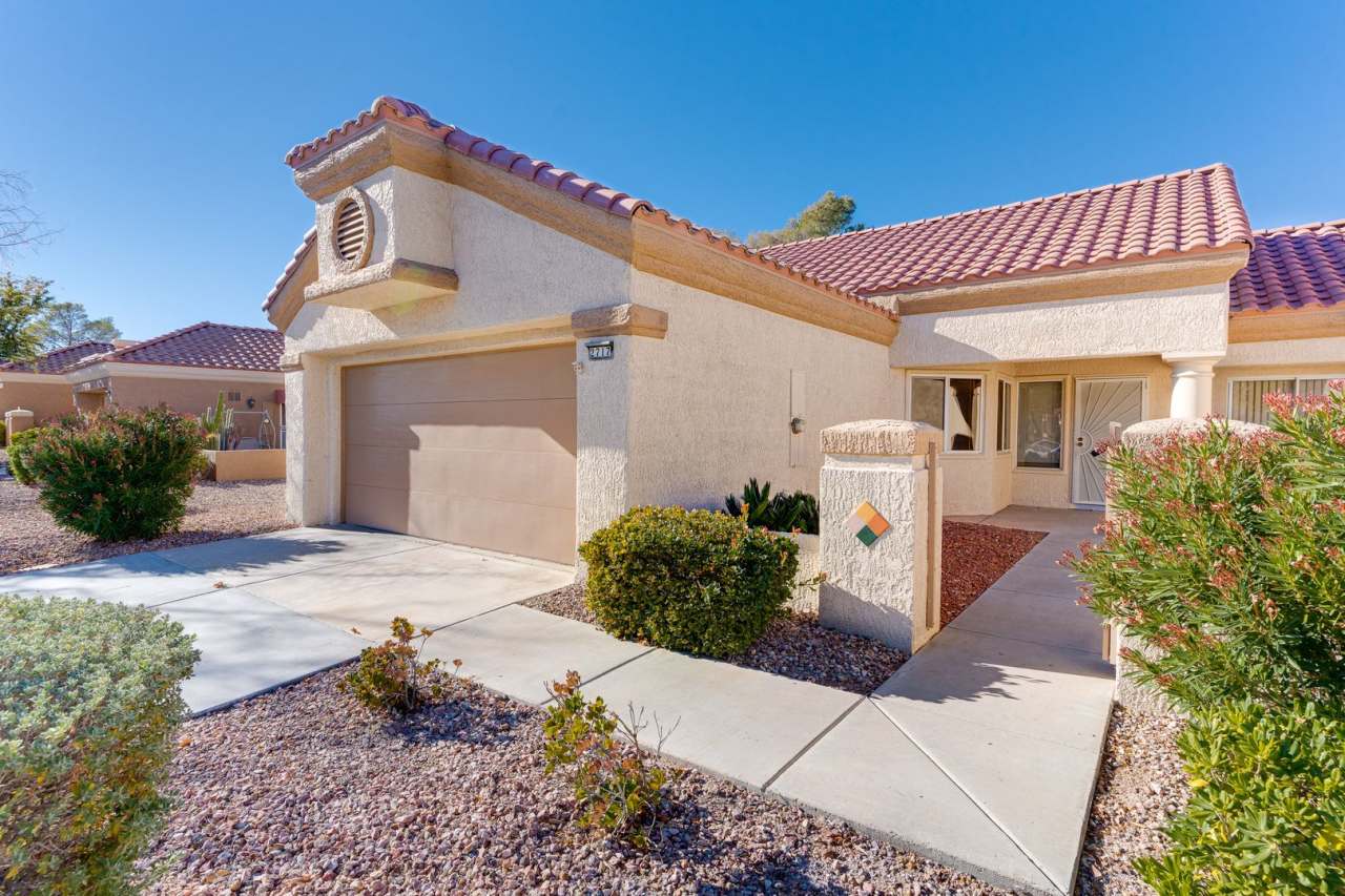 Charming Single-Story Home in Sun City Summerlin (55+ Community)!!