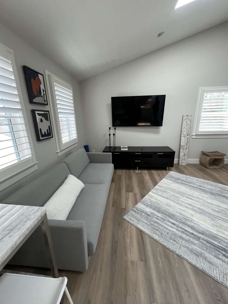 305 Bel Aire Drive - Studio