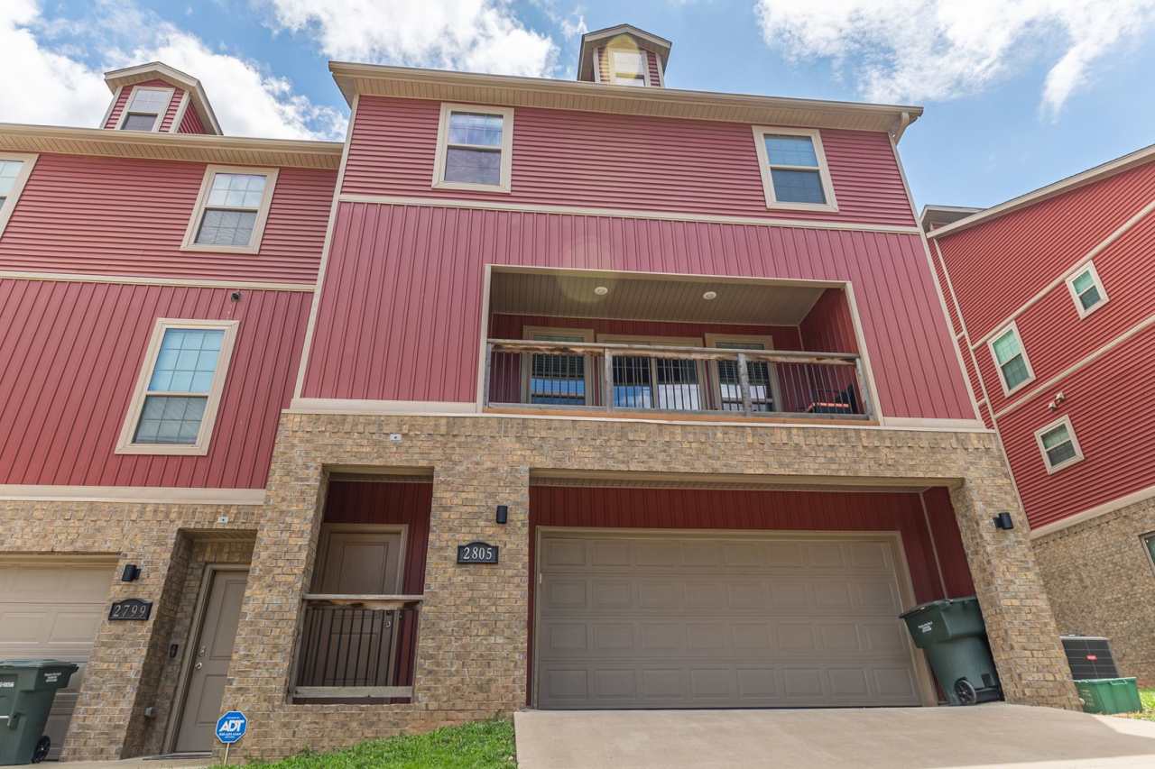 Fully Furnished Condo!! 3 bedroom 2.5 bath minutes from the U of A!!!!