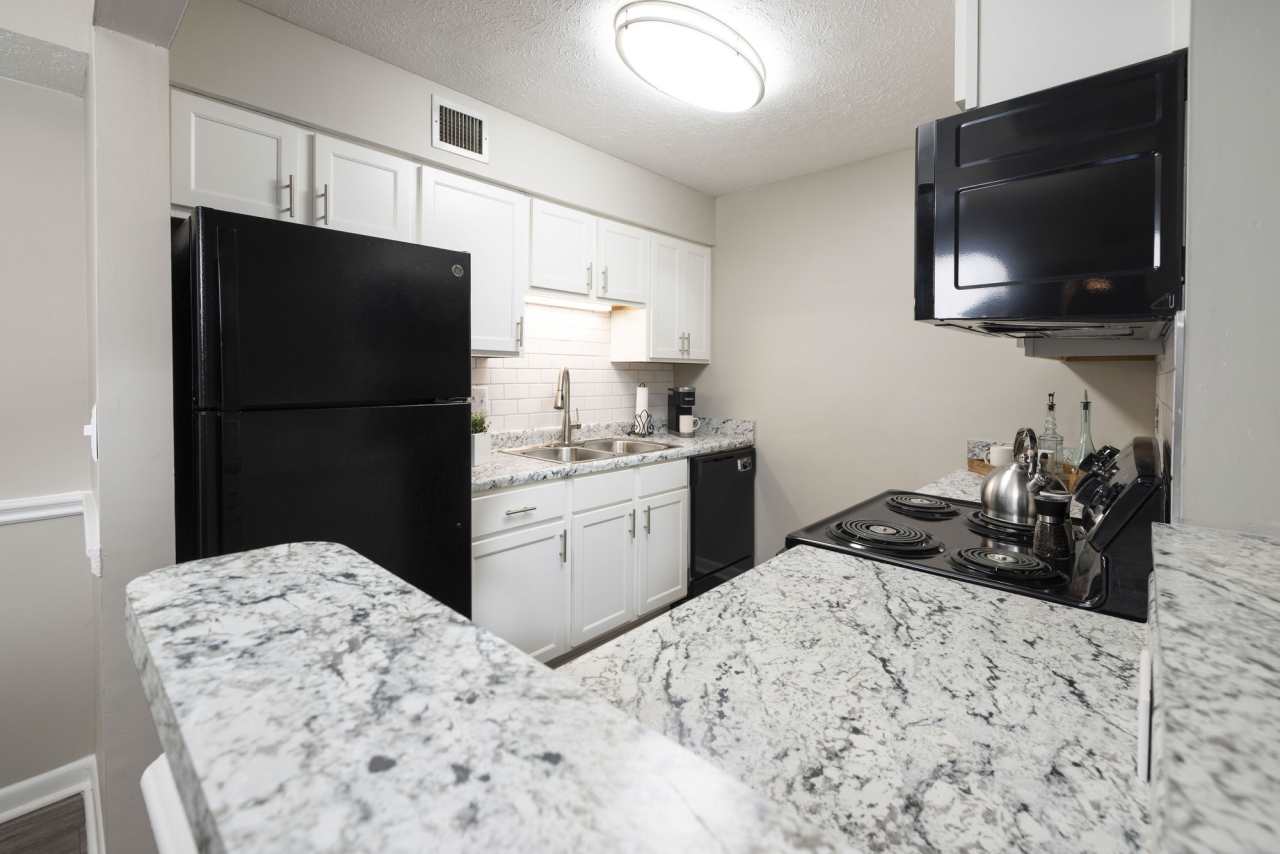 Cross Creek Apartments