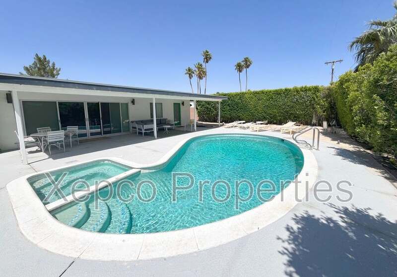 2719 E Ventura Road