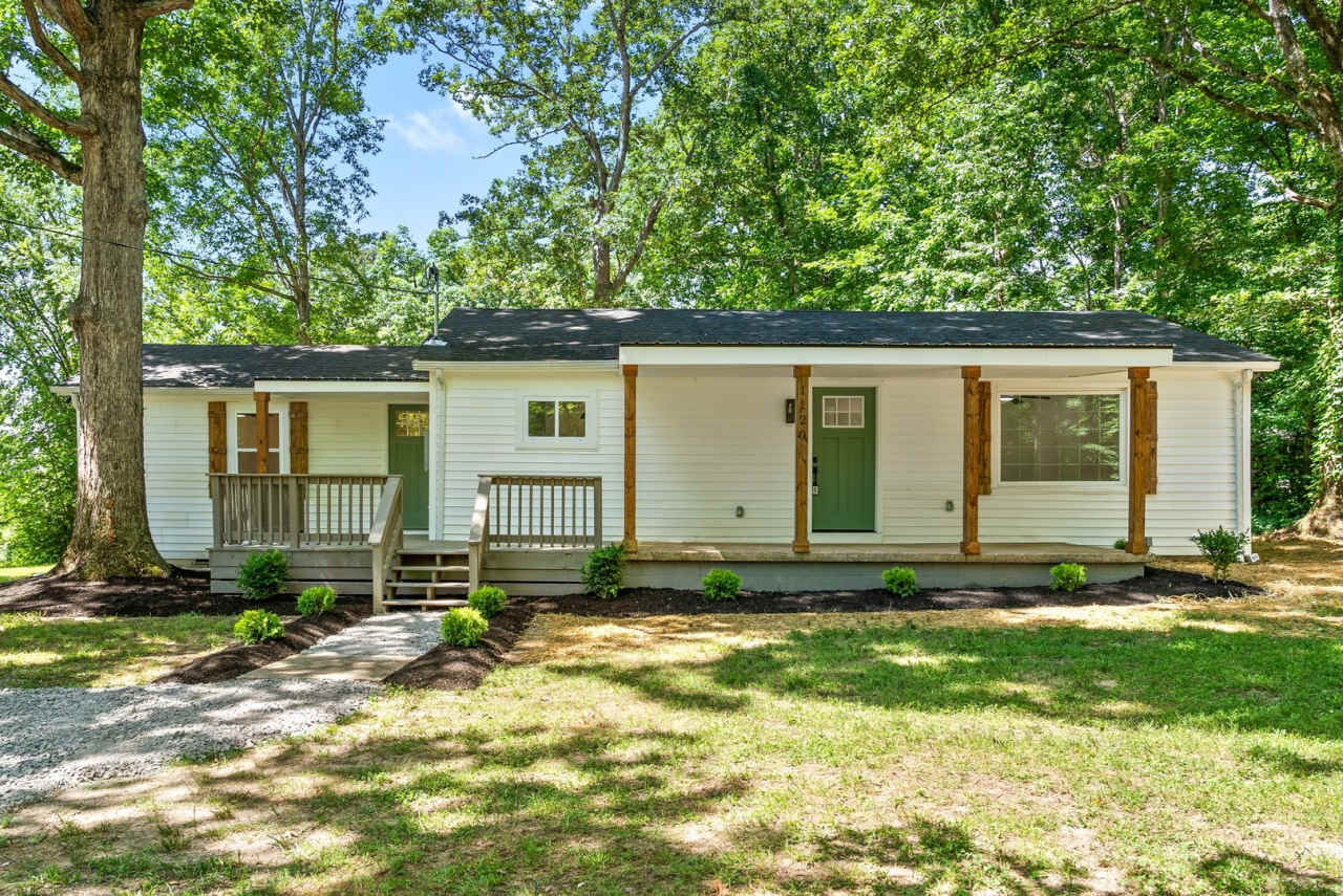 Fantastic Fully-Renovated Home in Kingston Springs on Almost 1 Acre!