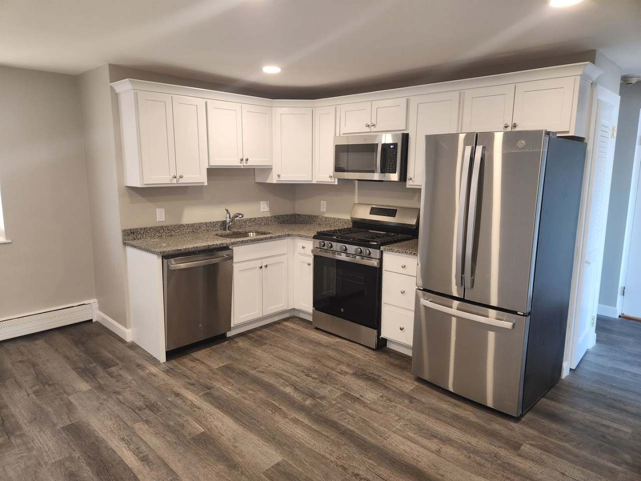 Renovated First Floor 1 Bd 1 Bath with OceanViews on Revere Beach Heat/Hot Water Included