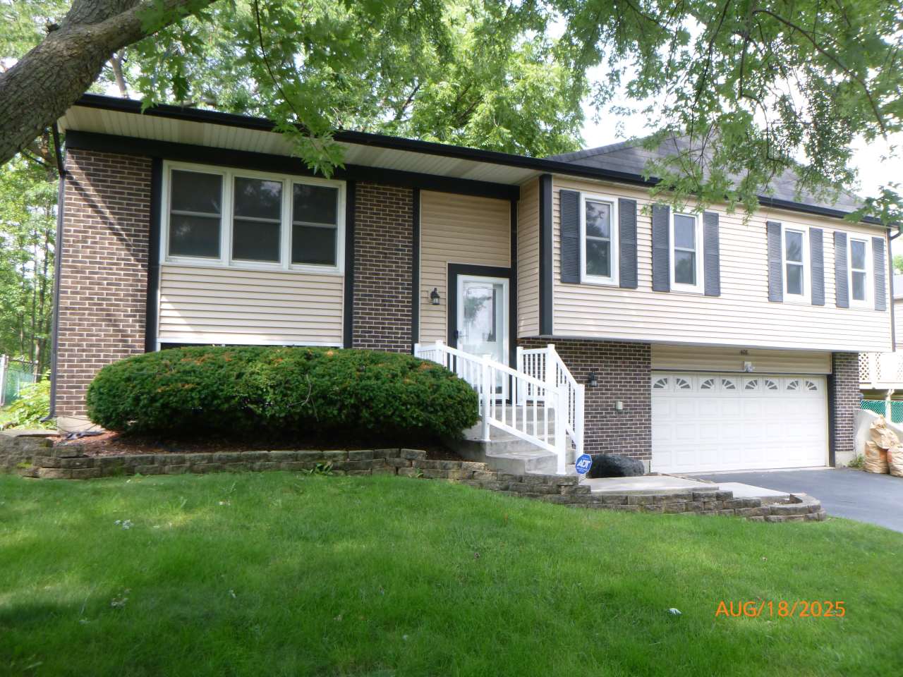 408 Falcon Ridge Way