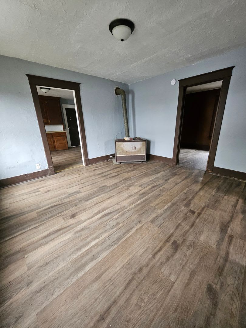 Upper 3 bedroom unit