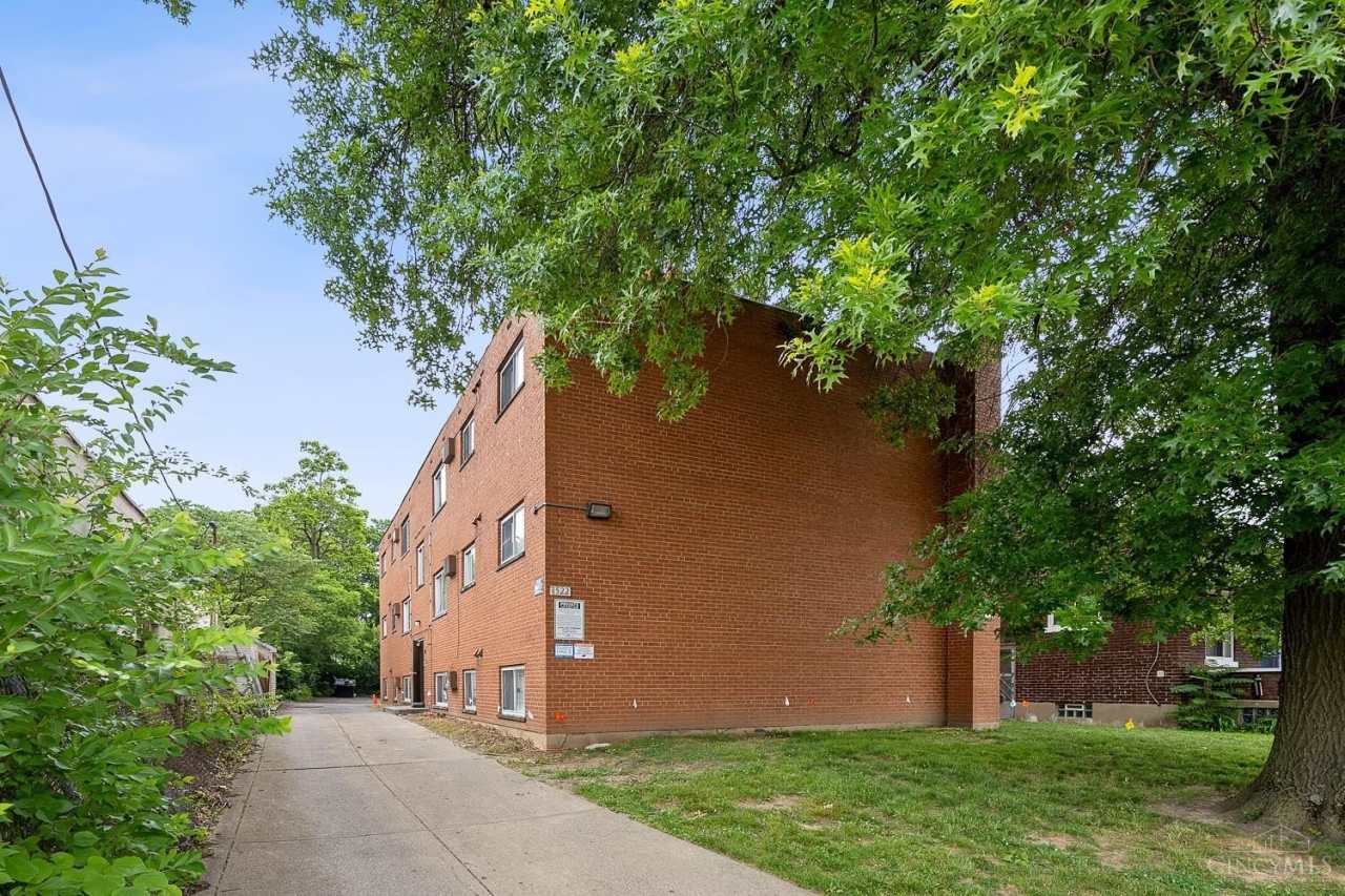 1522 Cedar Avenue unit: 5