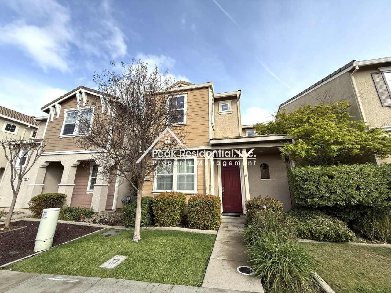 Updated 3 bd/3 ba House in Rancho Cordova with 2 Car Garage!