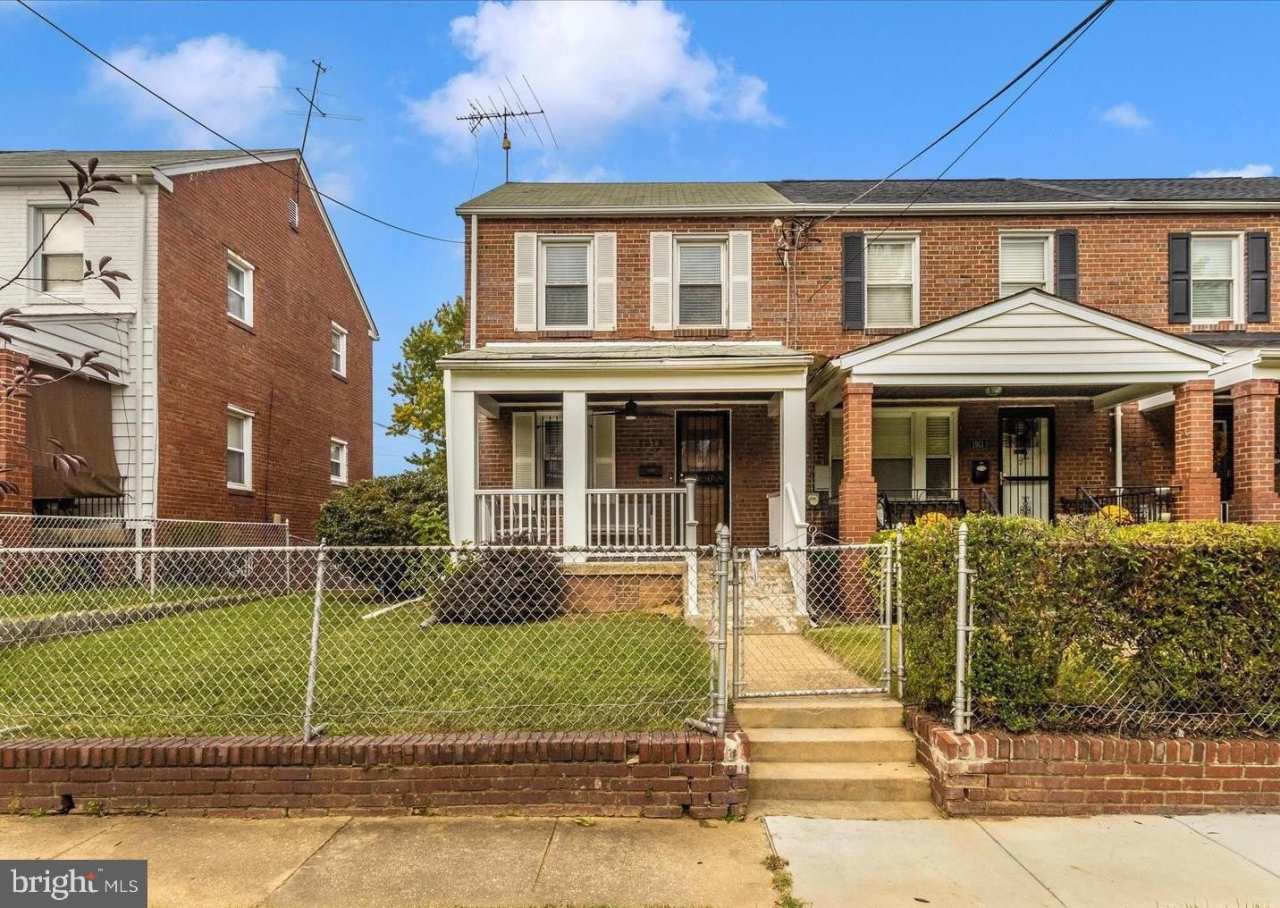 1915 21ST PLACE SE