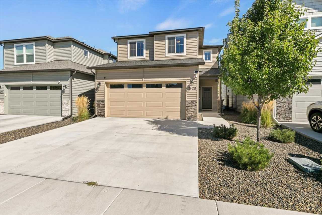 Meridian Spacious Retreat with Neighborhood Perks