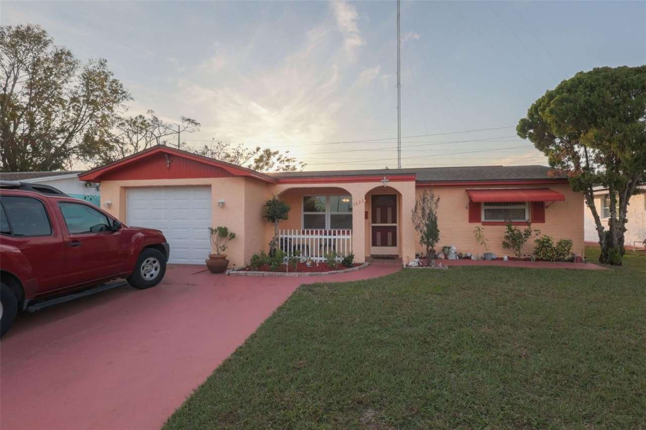 1623 DARTMOUTH DRIVE