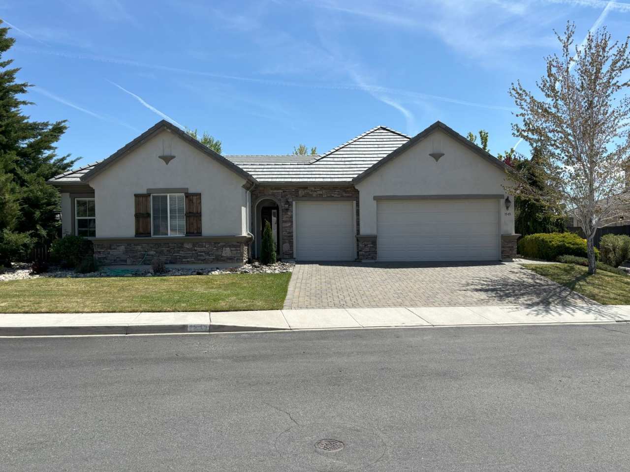 Sprawling Home Near UNR - One Level Living with 4 Beds - 3 Baths - 3 Car Garage