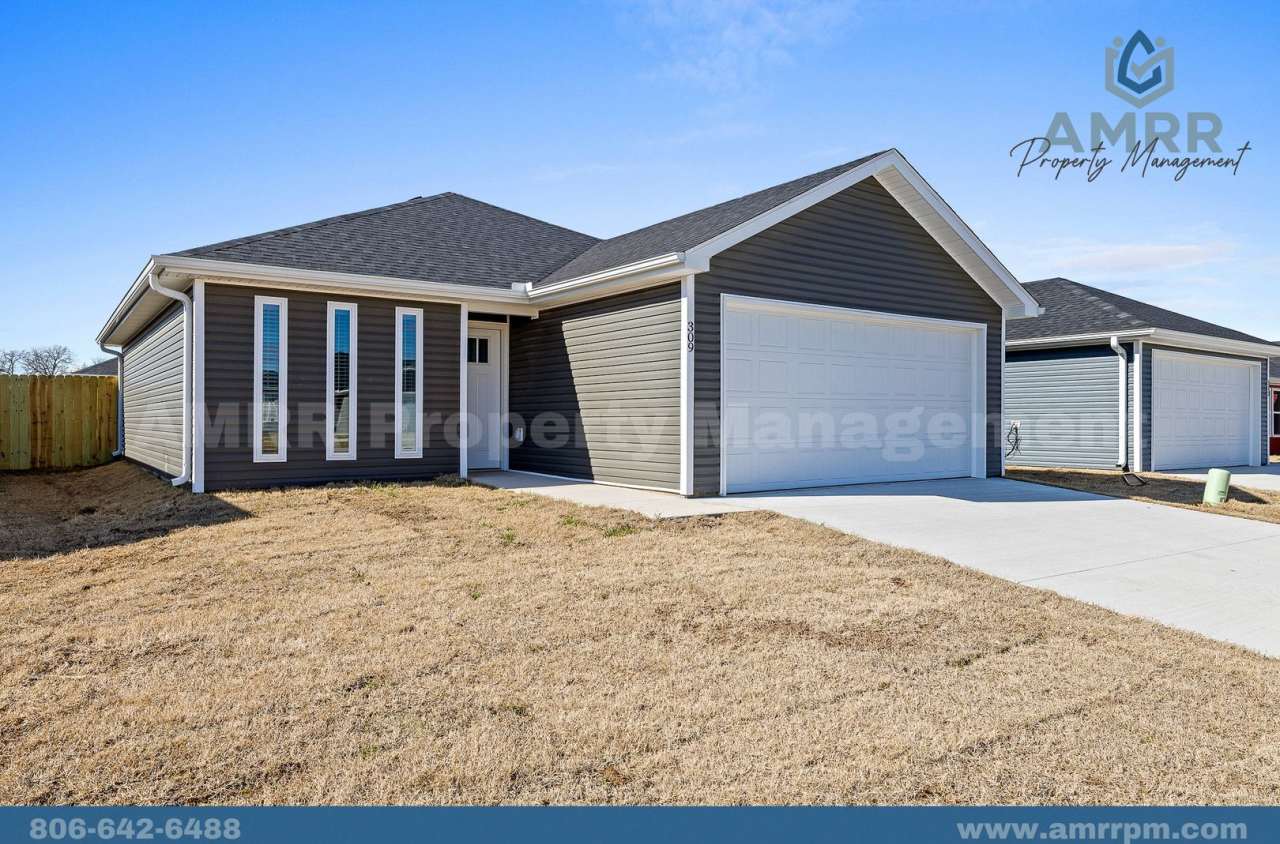 3-Bedroom Home In Suburban-Style Neighborhood!