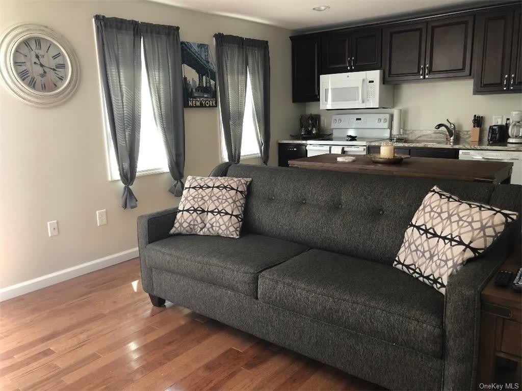 44 Schneider Avenue