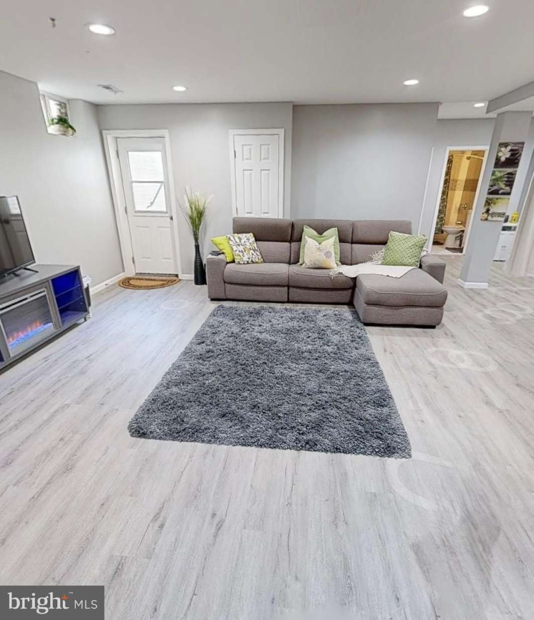 12902 CRICKMORE Trace unit: Basement Only