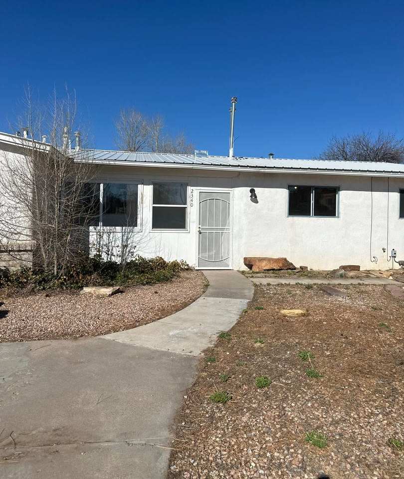 2340 Avenida De Las Campanas - Vista Del Sol! *Lease Only* *PRICE IMPROVEMENT*