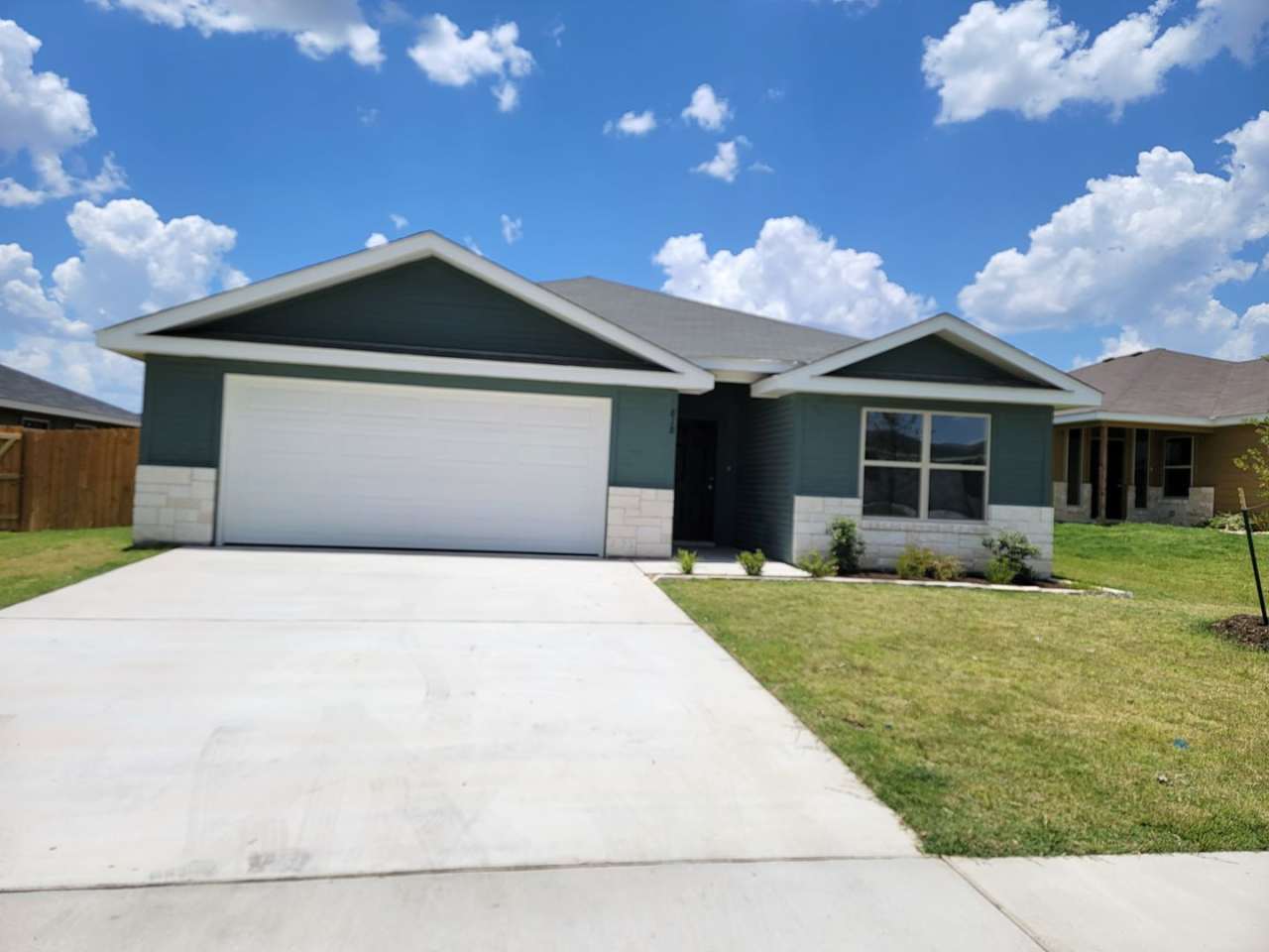 818 Freedom Cir, Nolanville TX 76559