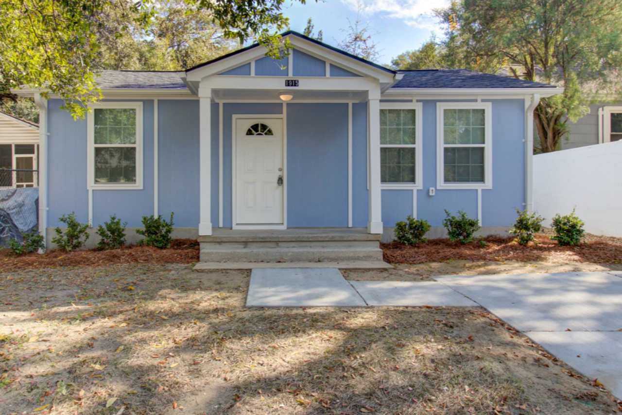Family-Friendly Rental Home in North Charleston, SC — Renovated 3 Bedroom / 2 Bathroom at 1915 Cherokee Street