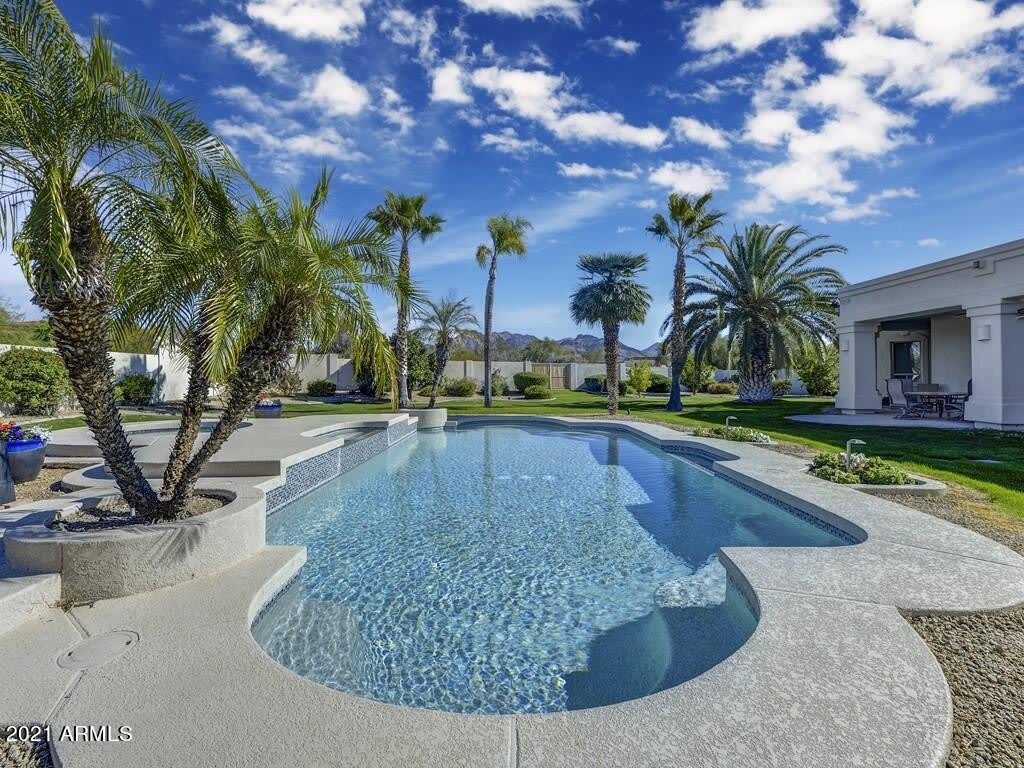 8704 E LOS GATOS Drive