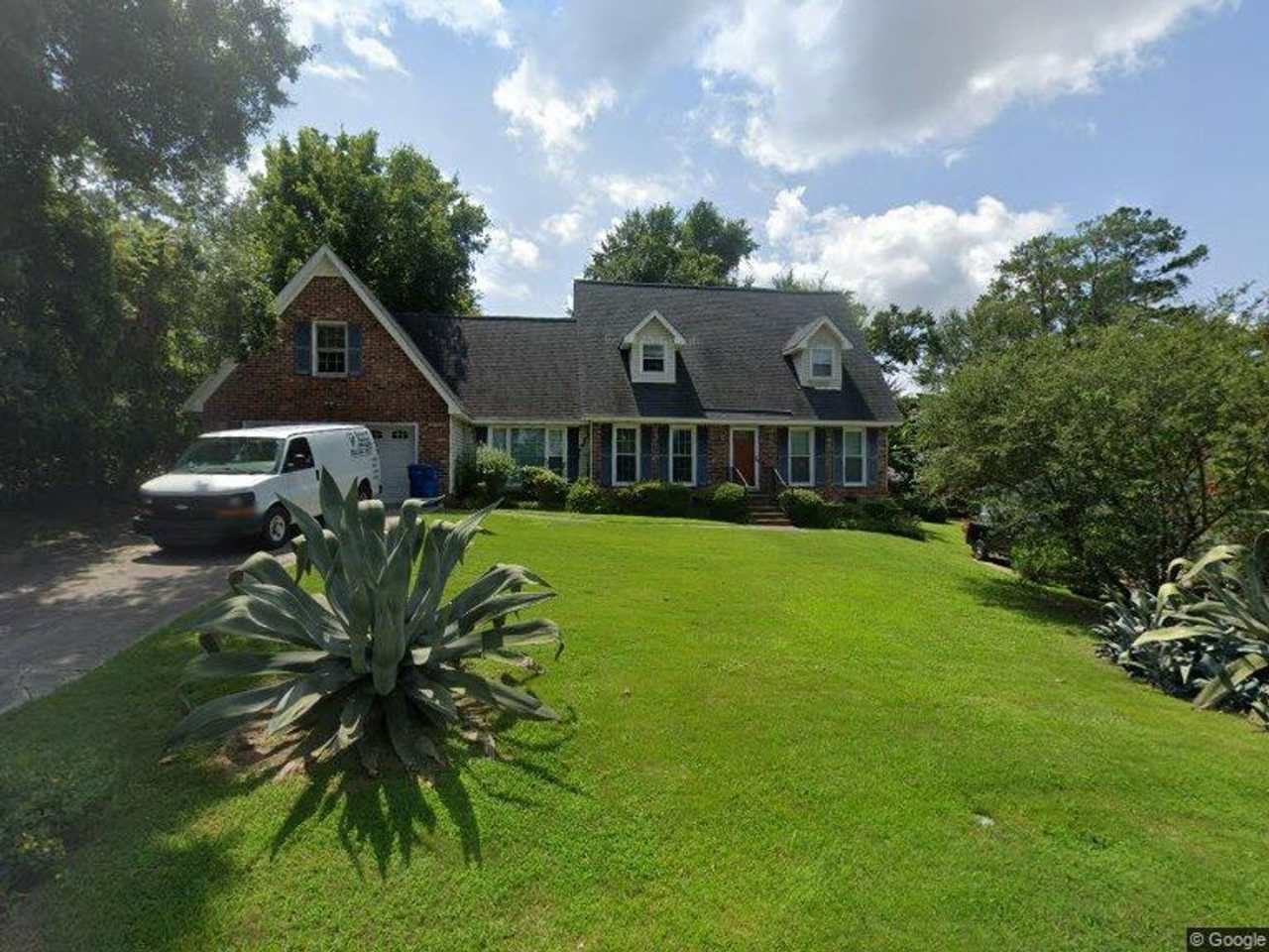 Beautiful 3-Bedroom 2 Bath With a Bonus room