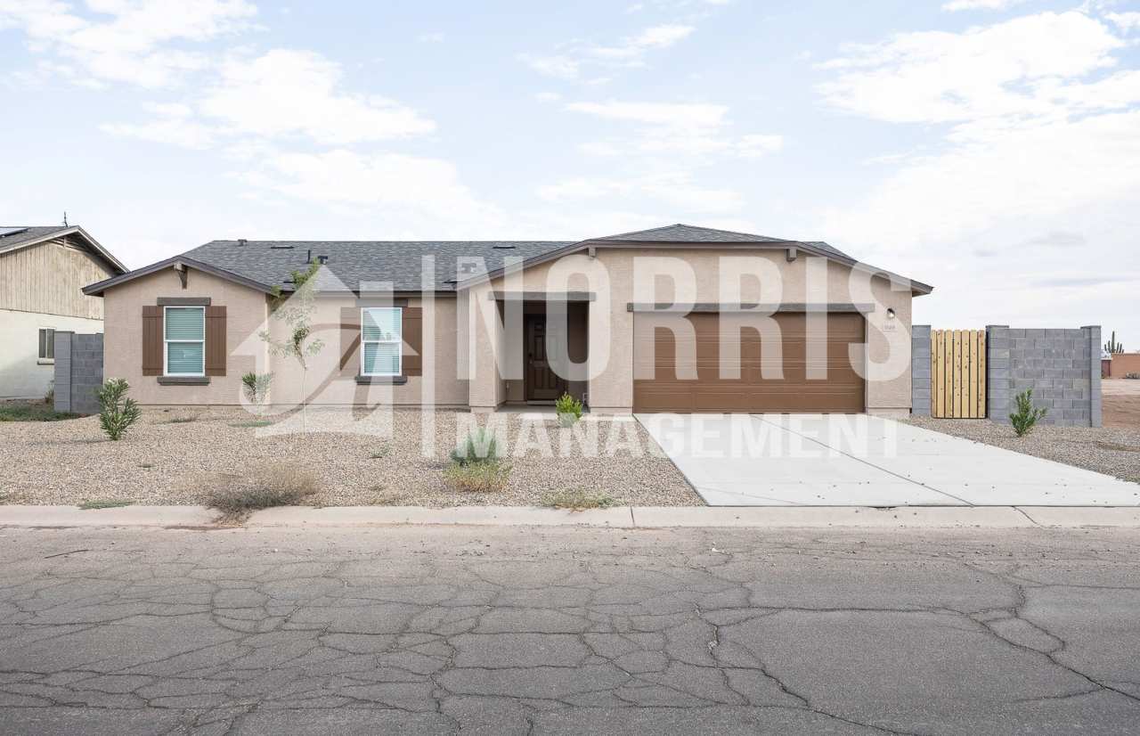 Brand New Beautiful Large Single Story Home with Block Wall